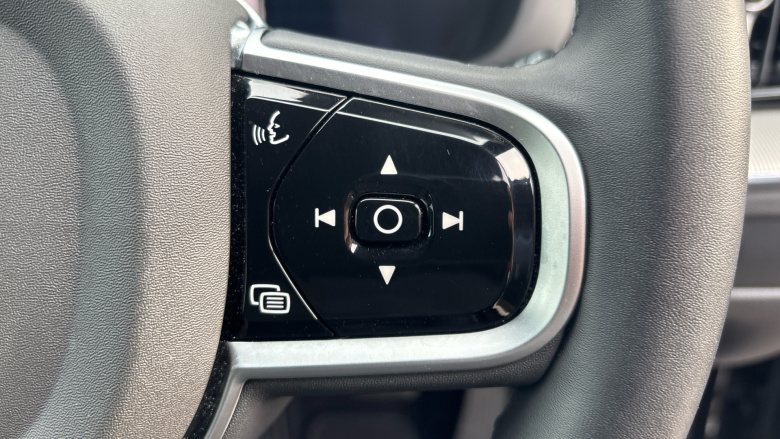 Volvo XC60 2.0 B5P Plus Black Edition 5dr AWD Geartronic Petrol Estate